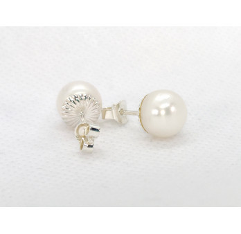 White studs - 8-8,5mm